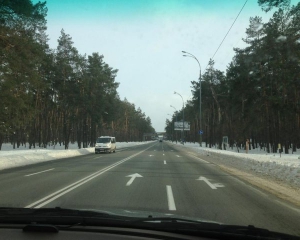 Трасу, якою Янукович їздить додому, підсвітять модними світлодіодами