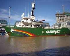 На борту Arctic Sunrise следователи нашли наркотики