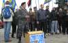 Разъяренные комсомолом "свободовцы" в Полтаве отправили флаги Компартии на "свалку истории"