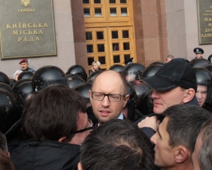 Яценюк наиболее заинтересован в освобождении Тимошенко - политолог
