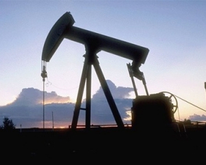 Українські нафтопереробні заводи скоротили переробку сировини на третину