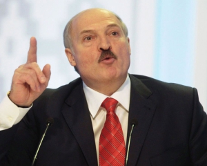 Лукашенко пригрозил выходом из Таможенного союза