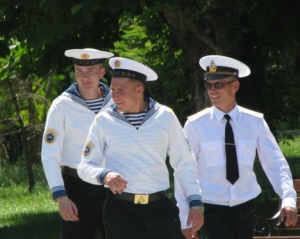 Від тисячі доларів заробляють українські моряки за роботу на іноземних суднах