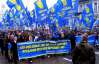 Автобуси зі "свободівцями" не пускають у Київ на марш УПА: б'ють вікна, підрізають 