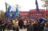 На марш "Свободы" в столице собралось несколько тысяч человек, милиция стережет Ленина