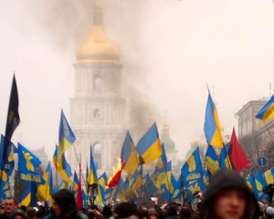 Бандерівці вшановують пам&#039;ять радянських солдат, а комуністи — проти їхніх маршів