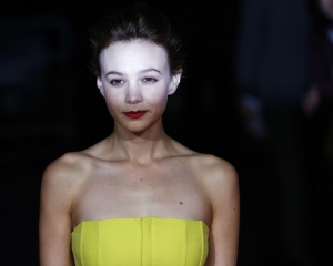 Кэри Малиган поразила на премьере в Лондоне солнечным платьем