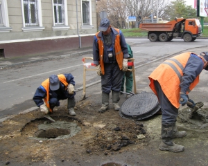 После гибели 2-летнего мальчика во Львове начали массовую проверку люков