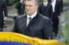 Янукович борется со стихией на подлете к Донецку