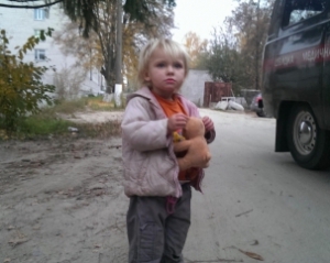Милиция допрашивает мать брошенной на трассе под Киевом девочки - источник