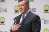 На "зеленому" саміті Янукович проігнорував журналістів та матерів з дітьми, які просили допомоги