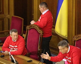 Утреннее заседание Рады закрыли. Депутаты так и не смогли возобновить работу