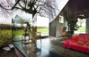 Величезні вікна, дивовижний інтер'єр і штучні водойми у дворі - затишний фермерський будиночок в Бельгії