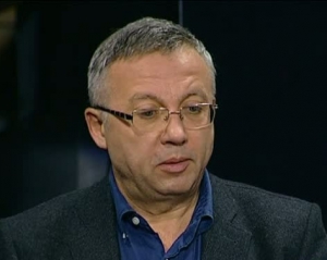 &quot;Чотири гривні за один долар&quot; — експерт розповів, як недооцінюють українські гроші