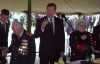 Янукович накрыл ветеранам столы во дворце Украина