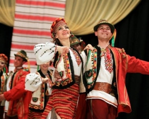 "Ся ріка повсякчас вдарятиме у береги нашої пам'яті", - сучасна ода веселить читачів