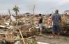 Потужний тайфун "Хайян" вщент зруйнував місто Таклобан, вже майже 1,5 тис. загиблих
