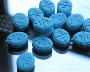 Черкащанка в декреті торгувала наркотиками прямо з дому