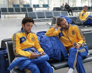 Голкипер Максим Коваль не полетел со сборной Украины в Париж