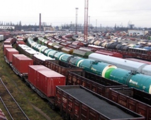 Перевозки украинских грузов в Европу выросли, а в Таможенный союз упали