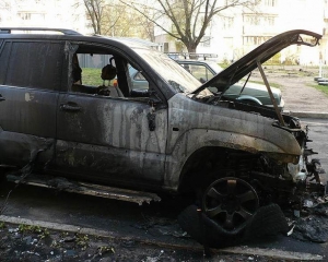 На Закарпатье сгорел новенький Land Cruiser начальника местного УБОПа - СМИ