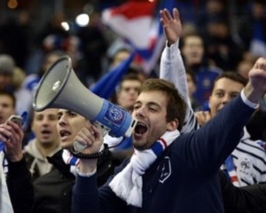 Воспитание по-европейски. Французские болельщики освистали гимн Украины