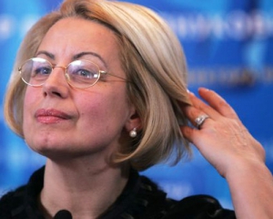 Герман дала Яценюку "маленький урок" демократії