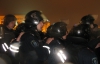 "Милиция с народом": силовики покупают еду и греются рядом с митингующими