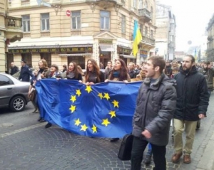 Сегодня евромайданы пройдут в Нью-Йорке и Кракове