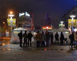 "Титушки" разгромили Евромайдан в Днепропетровске и избили активистов