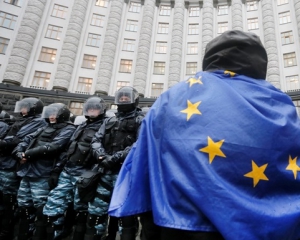 Європарламентарі застерегли українську владу від насильства проти учасників Євромайдану