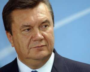 Янукович &quot;поаплодував&quot; мирним акціям протесту проти призупинення євроінтеграції