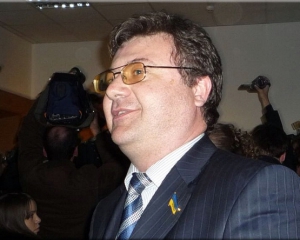 Опозиція назбирала голосів і чекає, що Рада розгляне відставку Азарова 