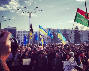 В Запорожье студенты возобновили Евромайдан возле здания мэрии