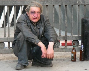 У підтримку Януковича на Євромайдан збирали бомжів: "Будемо всіх вбивати"