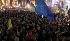 Петриненко спел гимн Украины, а у Соболева случился сердечный приступ - на Евромайдане начался митинг