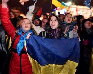Громадські діячі та студенти передають столичний Євромайдан у руки опозиції