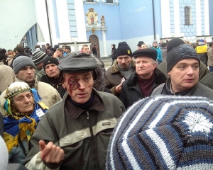 На Михайловскую площадь подтягивается оппозиция