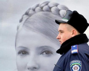 Залишайтеся на площах, поки режим не буде повалений - Тимошенко