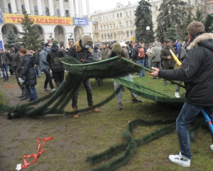 Завтра в Украине может быть введено чрезвычайное положение - источник