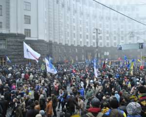 &quot;Мы заблокировали шахту Ахметова&quot; - люди, несмотря на снег, продолжают блокировать Кабмин
