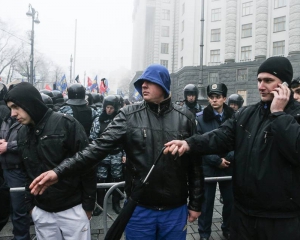 "Партія регіонів" платить 200 грн за 8 годин "стояння" на мітингу біля Ради