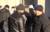 Серед "тітушок", які пробрались у Раду, впізнали силовиків з Криму