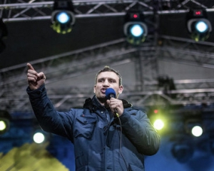 Кличко збирає прихильників серед мітингарів від "регіонів"
