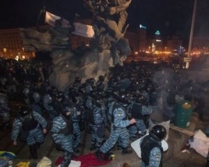 За ночной разгон Евромайдана &quot;беркутовцам&quot; дали по 500 долларов - СМИ