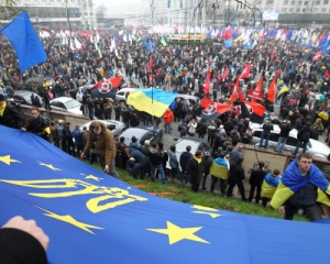 Азаров заявив, що євромітингувальники заважають євроінтеграції