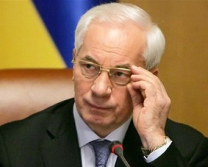 Азаров готовий платити мітингувальникам, аби вони тільки повернулись додому