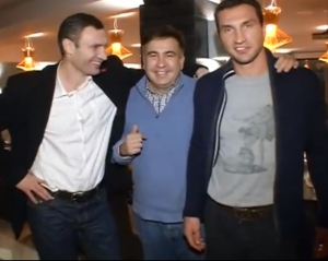 Саакашвили прибыл в Киев и уже встретился с братьями Кличко