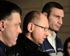 Опозиція оголосила загальну мобілізацію на Євромайдан і ще раз озвучила ультиматум Януковичу