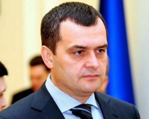 Захарченко заявив, що силові структури країни будуть негайно реагувати на загрози працівникам міліції та судів